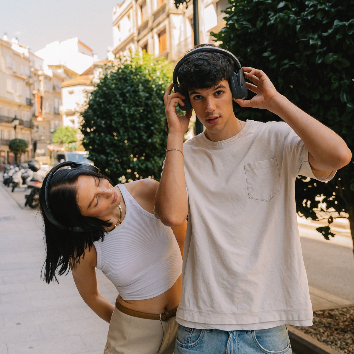 Edifier_Global's tweet photo. 🎉 August Giveaway Alert! 🎉 
We’re thrilled to announce a chance to win a pair of our premium #W830NB headphones! 
Enjoy unbeatable noise cancellation and crystal-clear sound like never before. 🎧

✨To enter: Follow &amp;Like &amp;Tag a friend
🍀Good luck!  

#Giveaway #Edifier https://t.co/Yw4NhkRVex