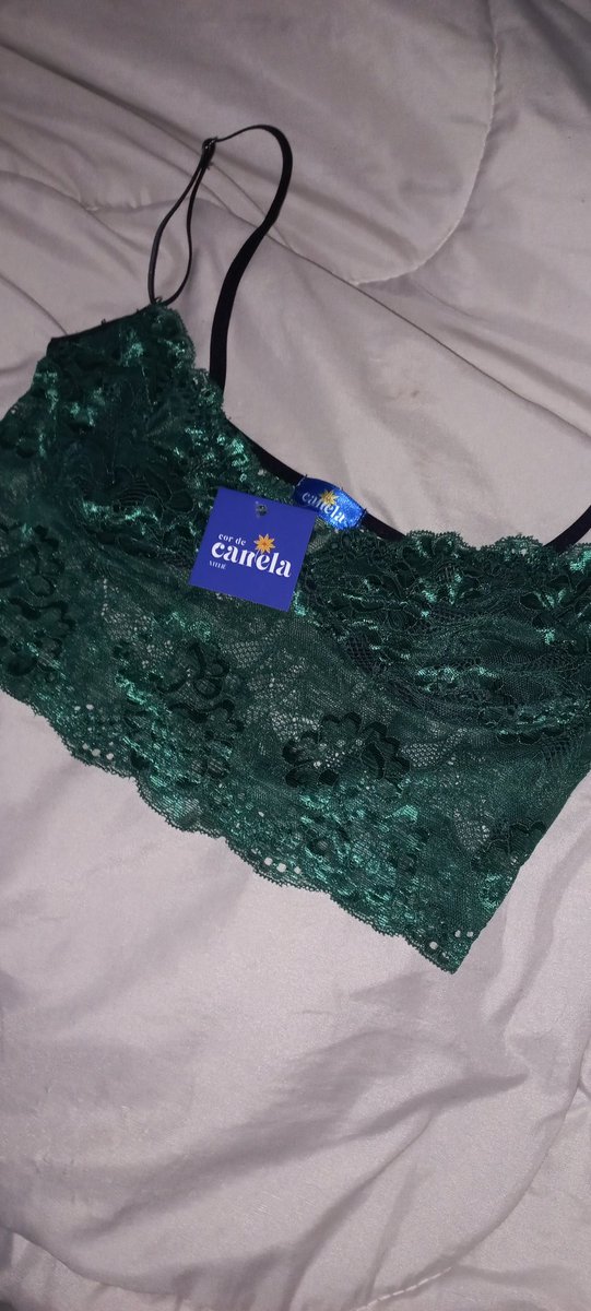 biaenedebeatriz's tweet photo. Simplesmente apaixonada no conjunto q comprei da canela, juro como pode uma mulher tão talentosa??? https://t.co/Wp6MdccbVm