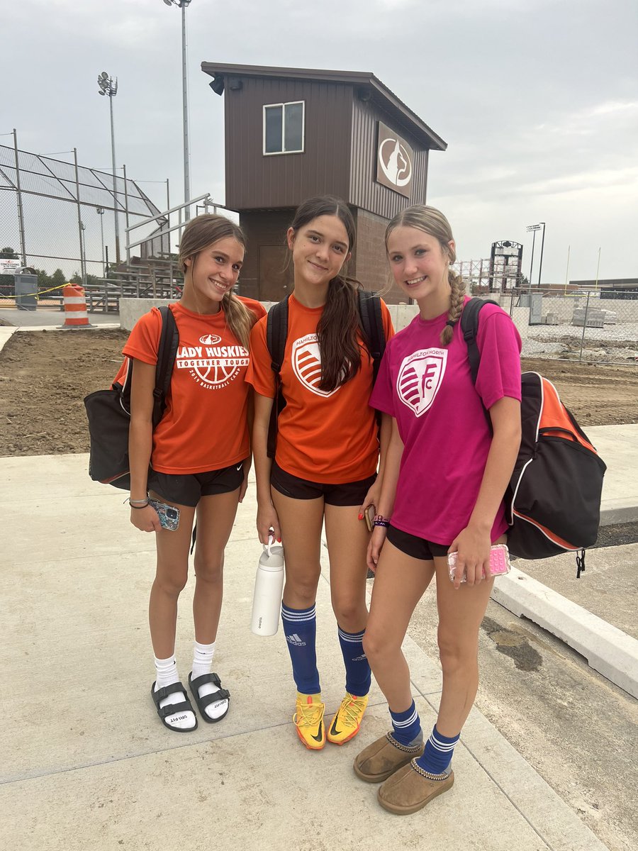 StellaT2029's tweet image. Straight from school 👉 @m14hoopsindy training 👉 soccer practice getting soaked in the rain. #bestfriends #repthe14