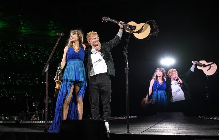 #テイラー・スウィフト 『THE ERAS TOUR』ロンドンツアーのスペシャルゲストとして #エド・シーラン が登場😭💫

サプライズソングセクションに登場し、2012年のコラボ曲「Everything Has Changed」、2017年の「End Game」、更にエドの大ヒット曲「Thinking Out Loud」をパフォーマンスしました🎤✨