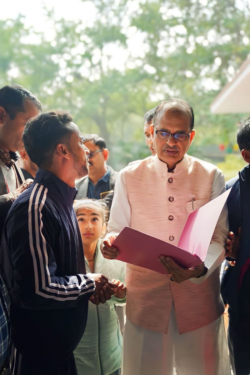 msvarg3's tweet photo. #प्राथमिक_शिक्षक_भर्ती_2020 मध्यप्रदेश #स्‍कूल_शिक्षा_विभाग द्वारा सेकंड काउंसलिंग में #जिला_चॉइस_फिलिंग #डॉक्‍यूमेंटस_वेरिफिकेशन एवं स्‍कूल चॉइस फिलिंग तक करवाली लेकिन अभी तक #विभाग द्वारा #नियुक्ति_पत्र जारी नही किए है। 
#वर्ग3_नियुक्ति_पत्र_जारी_करो https://t.co/lGQvDI6jl0