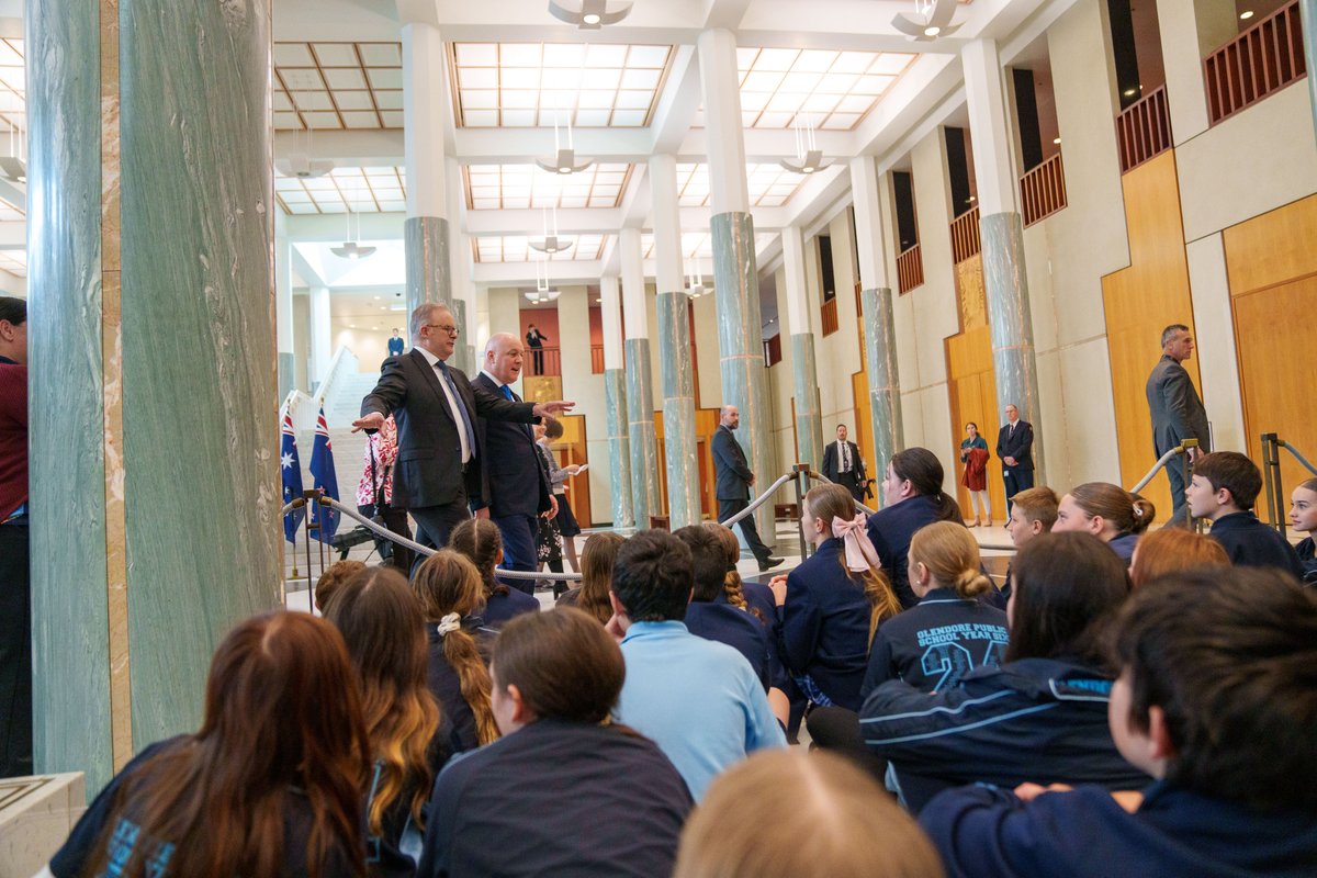 AlboMP's tweet photo. Welcome back to Australia, Prime Minister @chrisluxonmp. Australia and New Zealand are closer than friends – we are family. 🇦🇺🇳🇿 https://t.co/NfLil5TFOP