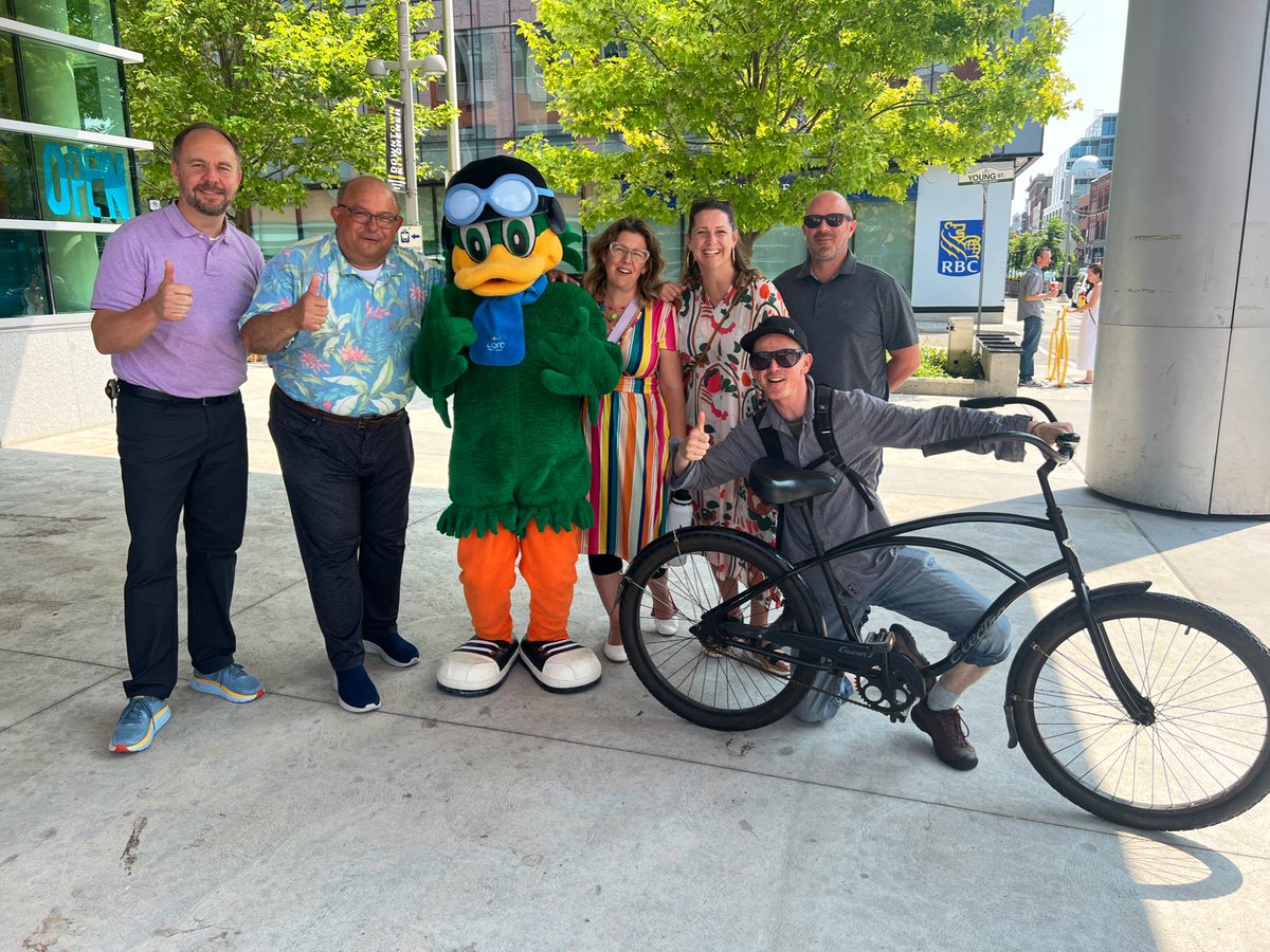 berryonline's tweet photo. It’s always a great day when you go for a @DTKitchener walkabout with #TeamKitchenener incl. @stretch_ward10 & @debbiechapman1 and you run across Bill the Duck and the @LibroCU team sharing some #DTKLove! #LoveMyHood #MakeItKitchener https://t.co/mntK8OqkO5