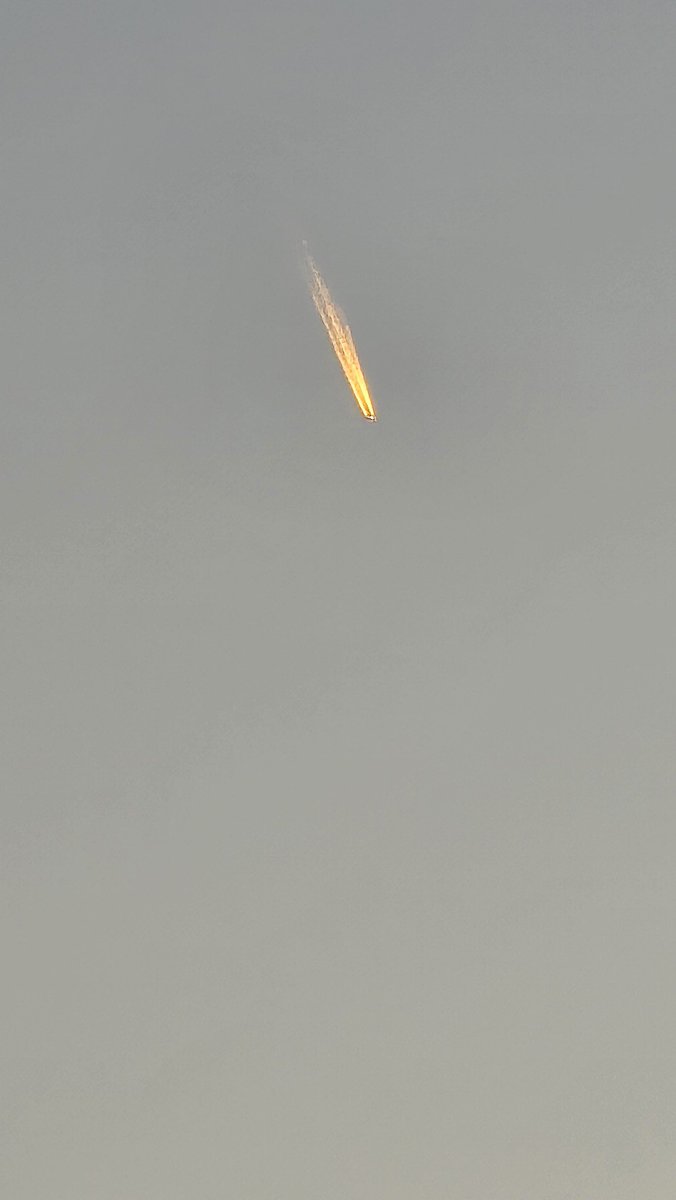 Table12Xtina's tweet photo. What is this falling from the sky? (Phoenix) https://t.co/s0lBUosUgR