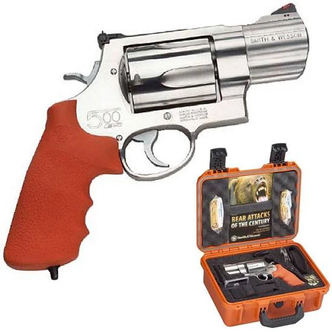 >RT クマ対策にはS&amp;W 500マグナムが最適 さらに遭難の際にヘリから見つけやすいグリップのEmergency Survival Revolverだと尚良し
