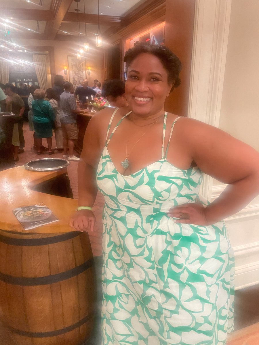 dst6n01's tweet image. Family Reunion! 💚💚💚 #salamander