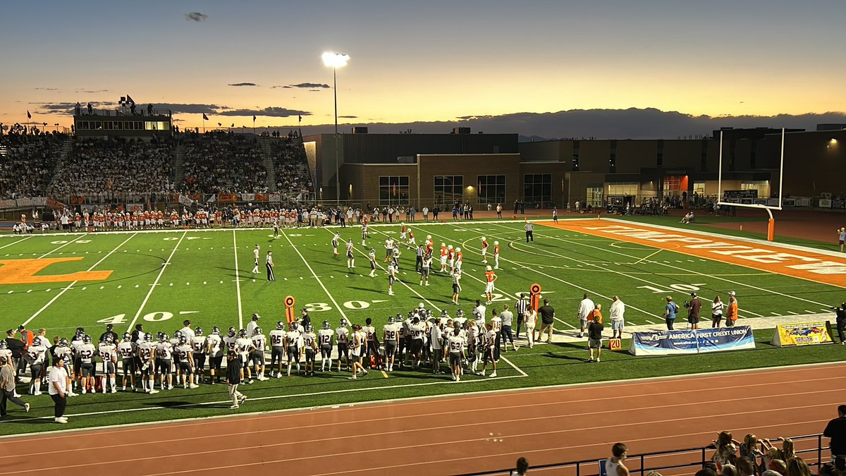 jrossean's tweet image. Thursday Night Lights in Provo. #Skyridge #Timpview #UtahHSFootball