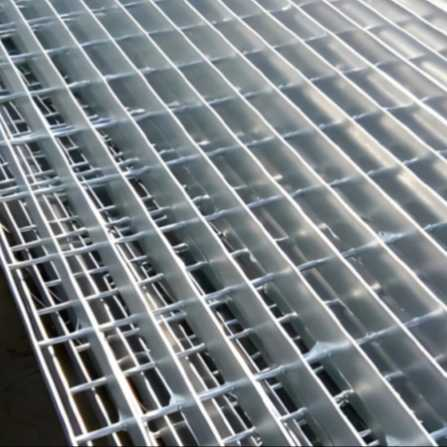 biaobowiremesh's tweet image. The strong mesh pressure-welded structure ensures high load-bearing capacity and lightweight structure, making it easy to handle and install.  #BiaoboWireMesh  contact us:+86 13785260627 Email：admin@bometalgrating.com beststeelgrating.com