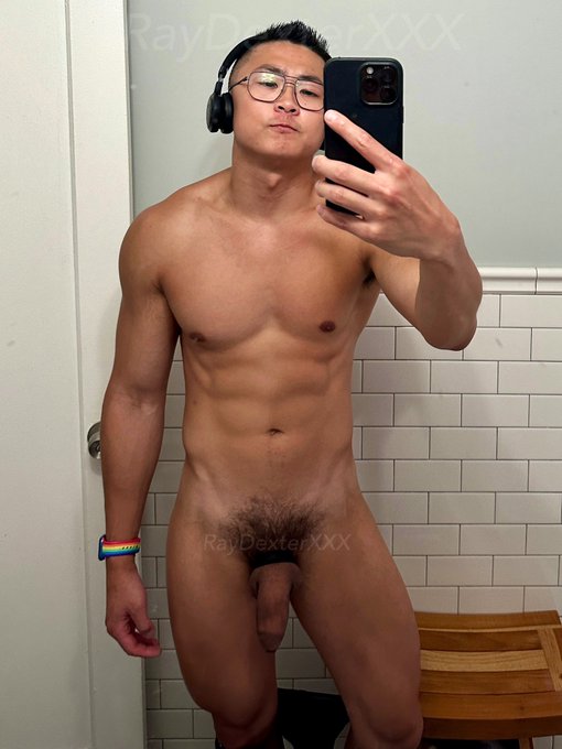 Watch Ray Dexter ($4 OF)'s leaked NSFW photo on TwXstars