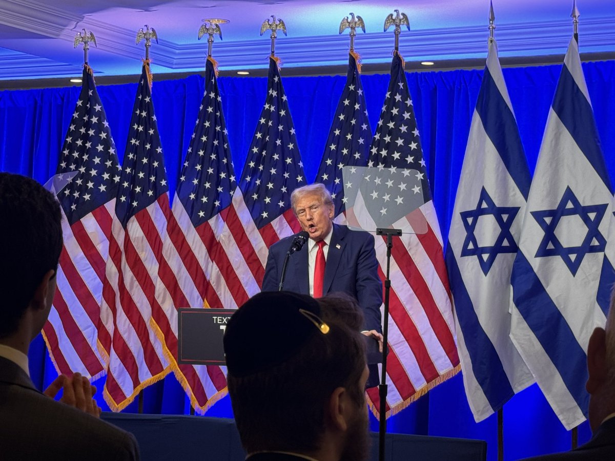 sentdefender's tweet image. Former U.S. President Donald J. Trump said during a Gathering of Jewish Leaders tonight at his Bedminster Estate in New Jersey, on the Fight against Anti-Semitism, that if he was President then Israel would receive the Support it needs to Quickly End the War in Gaza. With him…