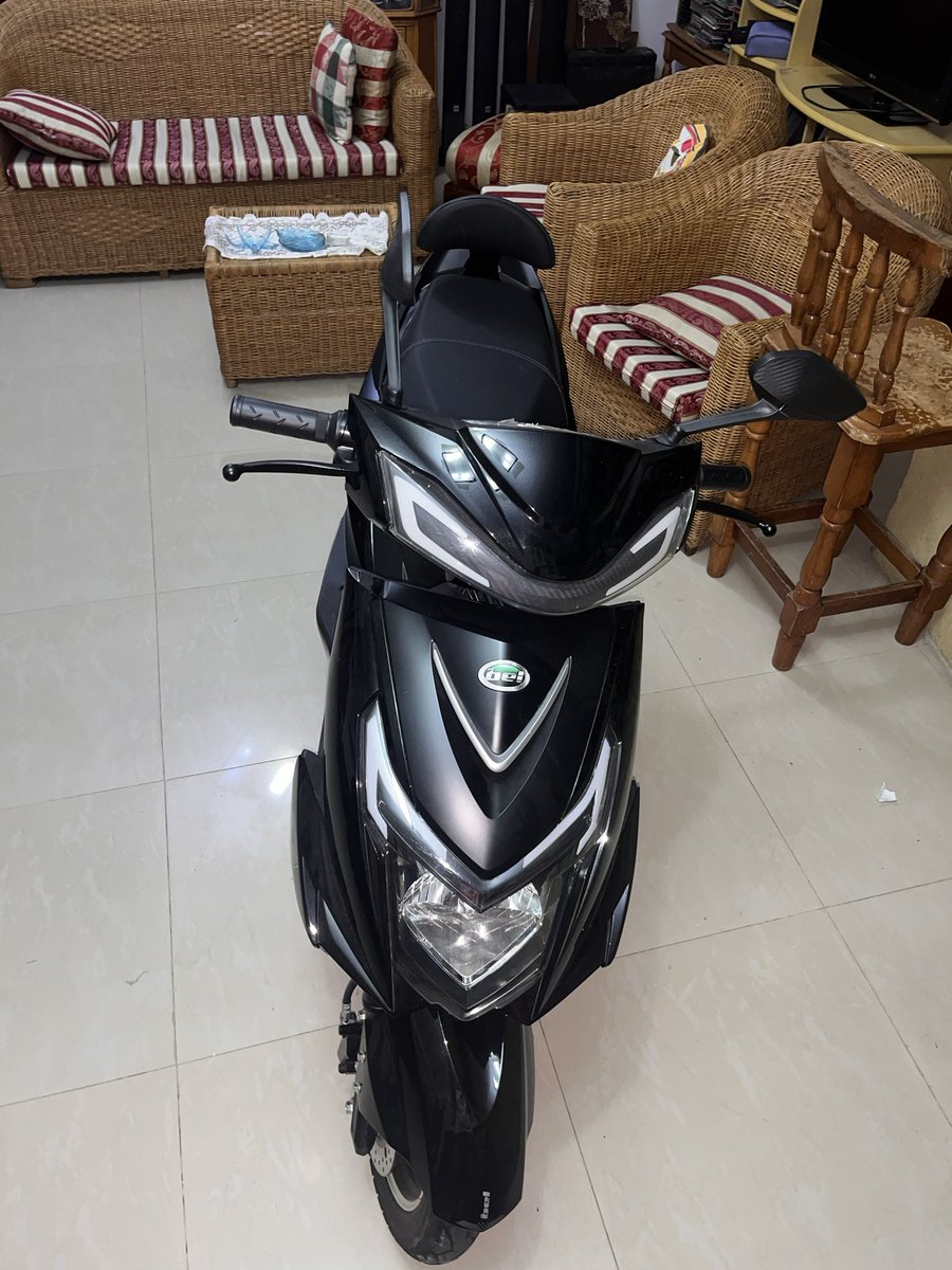 HOLA gente linda, mi abuelito se ganó una moto en una rifa pero la quiere vender porqué claramente no puede ni sabe manejar una, es 0km, electrónica marca bel. Si estás interesado escríbeme para darte la descripción.

 RT para que lo ayuden a él a venderla 🥹