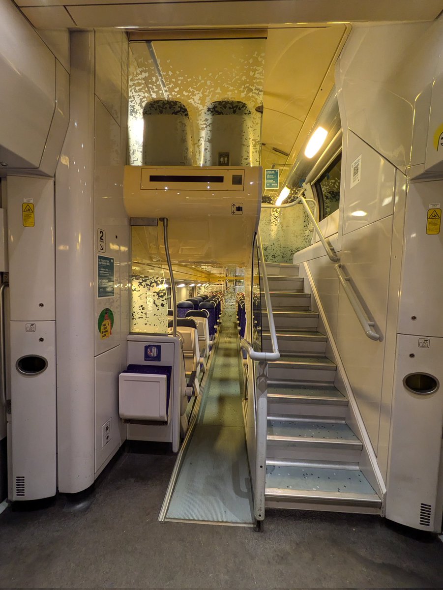 gregmulls's tweet photo. Petit tweet pour la der.
Après une petite nuit à Metz, le dépôt se reveil, je serai sur le sillon Lorrain avec les
#TER88704 Metz-Bettembourg 5h46
#TER88709 BTG-MZ 6h56
#TER88718 MZ-BTG 8h16
En TER2N ng UM (6 caisses)
Bonne matinée https://t.co/AomD4xMln7