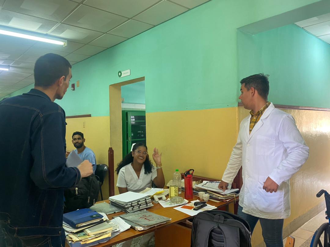 "Las cosas no se dicen; se hacen,porque al hacerlas, se dicen solas"
#Jóvenes de alto quilate en esta capital ,a la salud corazón joven por y para nuestro pueblo.
❤️💪🏻🇨🇺🤜🏻🤛🏻🫂