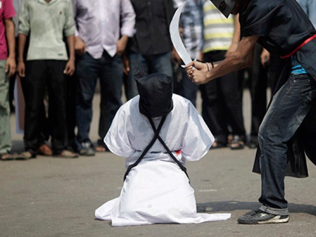 bloggerasif's tweet photo. @SouravD69986560 Punishment of a rapist according to Islamic law. Location Saudi Arabia 🇸🇦 https://t.co/7vF09BIVlv