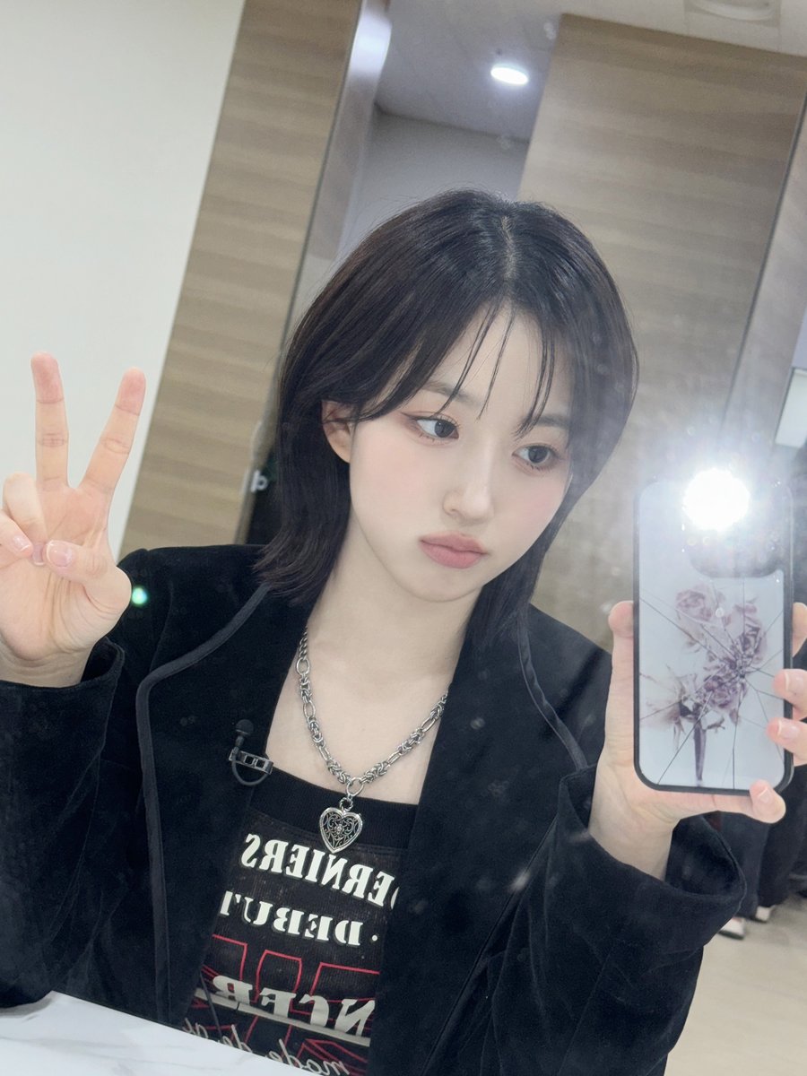 NMIXX_official's tweet photo. [📸] #과몰입인생사2 4회

🎸 https://t.co/IpySOioAQV

#NMIXX #엔믹스
#해원 #HAEWON
#Fe3O4_STICKOUT 
#별별별 #Seethat 
#별별별_Seethat https://t.co/nWYPVuZrgs