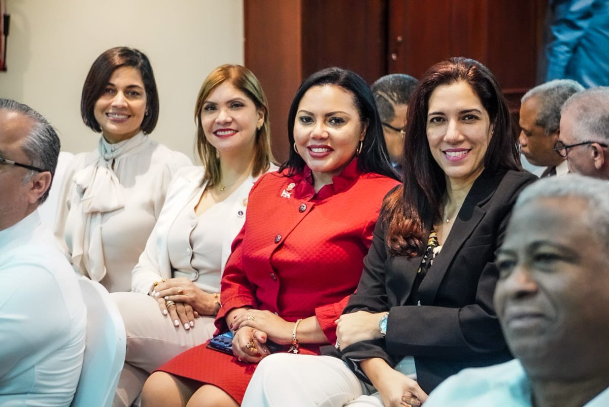 Primer Foro Centroamericano Estratégico de Turismo Deportivo para el Desarrollo Económico y Social de la Región SICA; organizado por la Comisión de Turismo <a href="/PARLACEN/">PARLACEN</a> en #RepúblicaDominicana. 🇩🇴🇸🇻🇬🇹🇭🇳🇵🇦🇳🇮
<a href="/SilviaGdiputada/">Silvia Garcia</a> <a href="/warren03/">Warren Beitia</a> <a href="/KrimildaAcosta/">Krimilda Acosta San Miguel</a> <a href="/DiputadaRossy/">Diputada Rossy Solis</a> <a href="/RicardoPolancoR/">Ricardo Polanco</a>