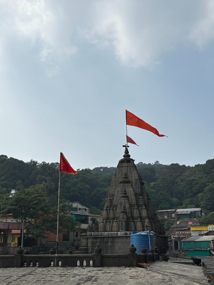 thetemplesdotin's tweet photo. Discover the enchanting Bhimashankar Jyotirlinga, an ancient and revered shrine nestled 150 km from Pune in the breathtaking Sahyadri hills. https://t.co/F3bGOmg94r