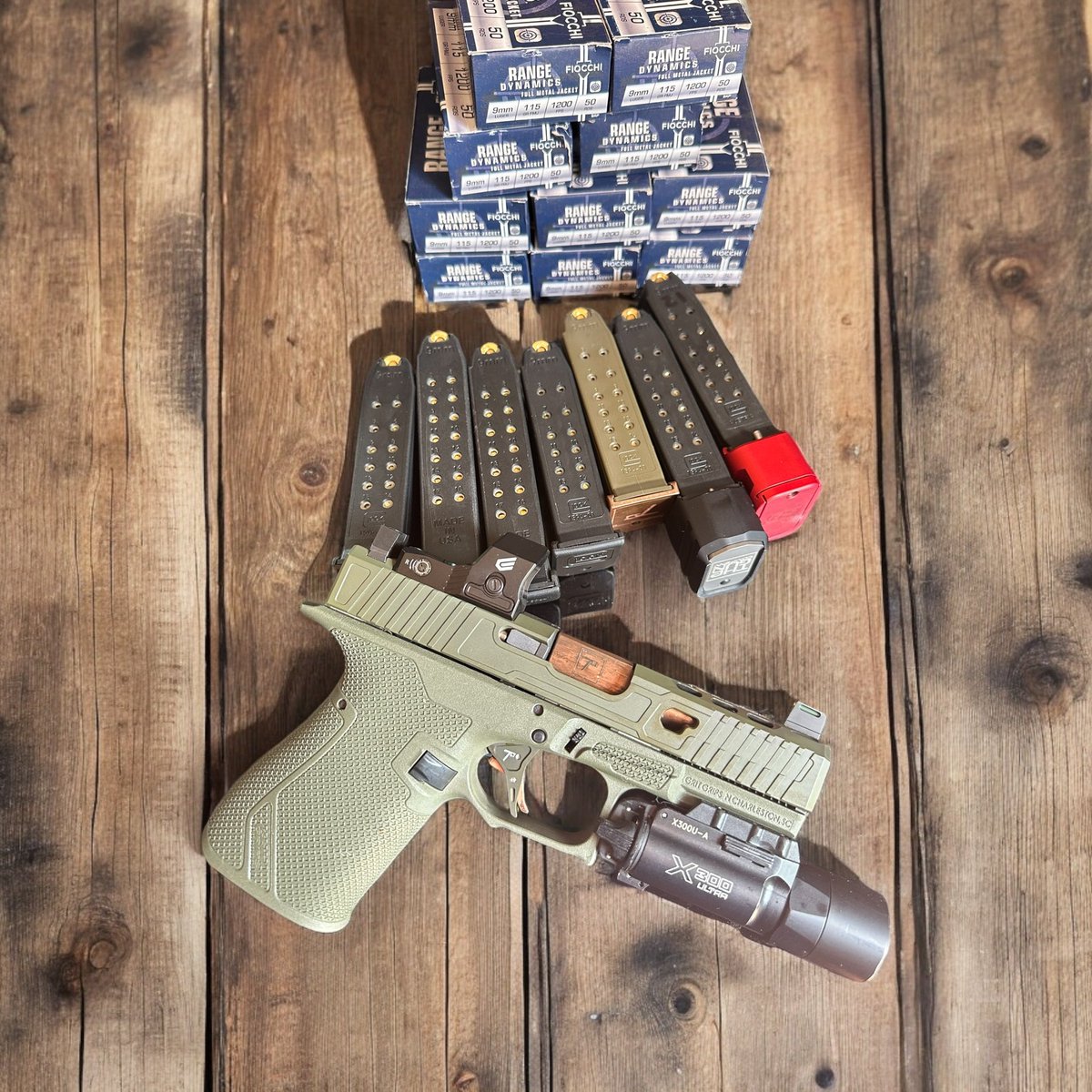 Who all loves range day? 
Can’t wait to put some freedom seeds through this fella #pistol #rangeday #9mm  #copper #ported