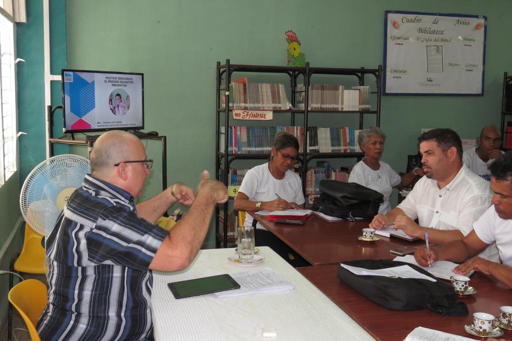 En #EducaciónGranma trabajamos en el rediseño d la estrategia específica para el perfeccionamiento del STPI, programa  descolonización cultural, estudio del pensamiento de Fidel, la educación en valores, entre otros temas. Granma se encuentra lista para iniciar el curso escolar.