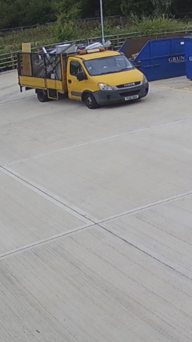 Theft of mobile scaffold equipment in bicester by these mongrels!