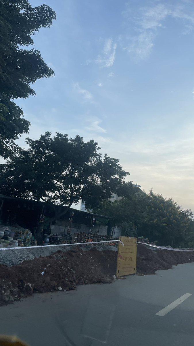 GSastryBlr's tweet photo. Lack of coordination-civic amenities.
100 ft road Vajarahalli, Kanakapura Road. Infinite digging+road laying continues since 3y for Cauvery pipes. Pavers, kerbstones laid-now KPTCL digging! Need coordination to avoid wasting taxpayer money @BBMPCOMM @TVMohandasPai @BPACofficial https://t.co/eYL6zZTaYf