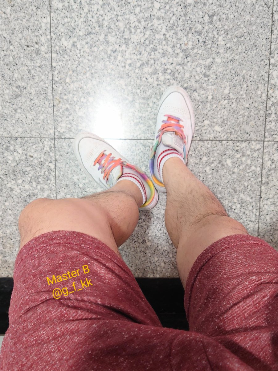 晚安，奴隸們！
Good Evening. Fags!
#有沒有腿控  #AnyLegFetish #LikeandRXForMore  #主奴 #bdsm