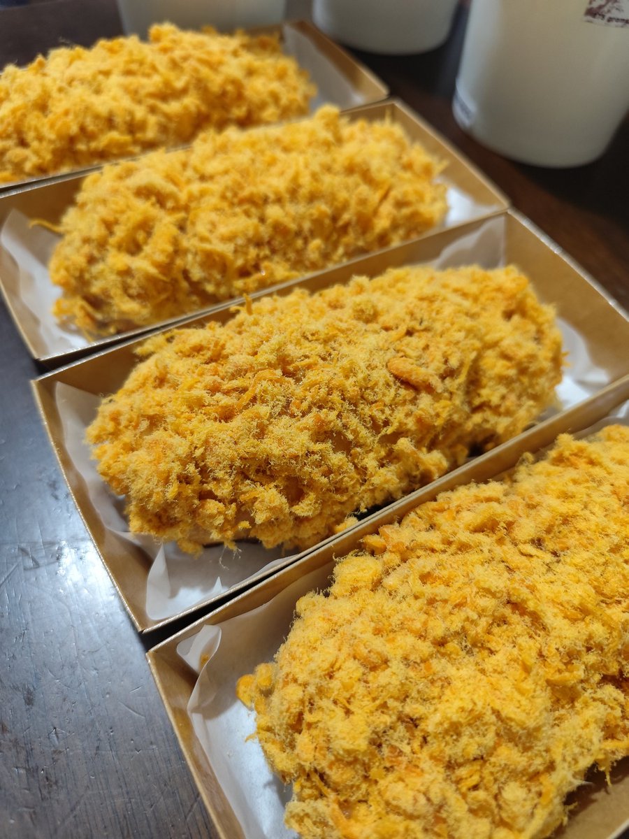 pan_site's tweet photo. wts lfb · #weeklypan 🧺

— pre-order goodies .ᐟ

chicken floss buns - 70 php
cheesy chicken pesto flatbread - 100 php

“ mine + bread + quantity ”

payo / dop : 08/16
delivery on tue-wed : 08/19-20

📦 : sdd only ( lalamove / grab )
📍 : las piñas, metro manila

rcbyt .ᐟ https://t.co/pj2XokRBd1