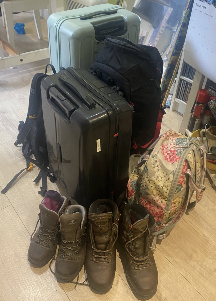wragbags's tweet image. Let the adventure begin #stage1 WBay ➡️ Basel #vacation