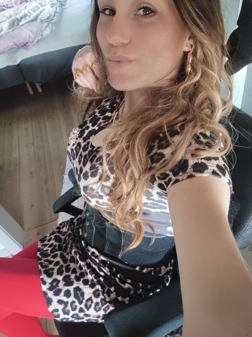 @amybabygirl8 https://t.co/CSl2IioM5o<a class="tags" href="/tag/amybabygirl8">@amybabygirl8</a>