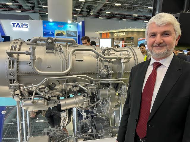 ogzhn_uyg's tweet photo. 🇹🇷Vatanını En Çok Seven, Görevini En İyi Yapandır

General Elektrik'te CEO olabilecekken, kendisine verilen açık çeki reddedip ülkesine dönen ve Milli motor projelerini sırtlayan deha mühendis Prof.Dr.Mahmut Akşit.

🇹🇷TEI,  10 yıllık Akşit dönemide 12 milli, 1 yerli motor geliştirdi. Bu motorlardan 7'si ile uçuş gerçekleştirildi, 6 motorun seri üretimi başladı

▪️TS1400 Turboşaft
▪️TS1200
▪️TF6000 Turbofan
▪️TP400-D6
▪️TJ90 Turbojet
▪️PG115
▪️PD170 Turbodizel
▪️PD222ST Turbodizel
▪️PG50S
▪️PD180ST Turbodizel
▪️TJ300 Turbojet
▪️PD155 Turbodizel
▪️T700-701D

🔹TEI-TJ90, TEI-PG115, TEI-PD155, TEI-PD170, T700-TEI-701D, TEI-PG50 motorlarında seri üretime geçildi. @TEI_TUSAS #TEI