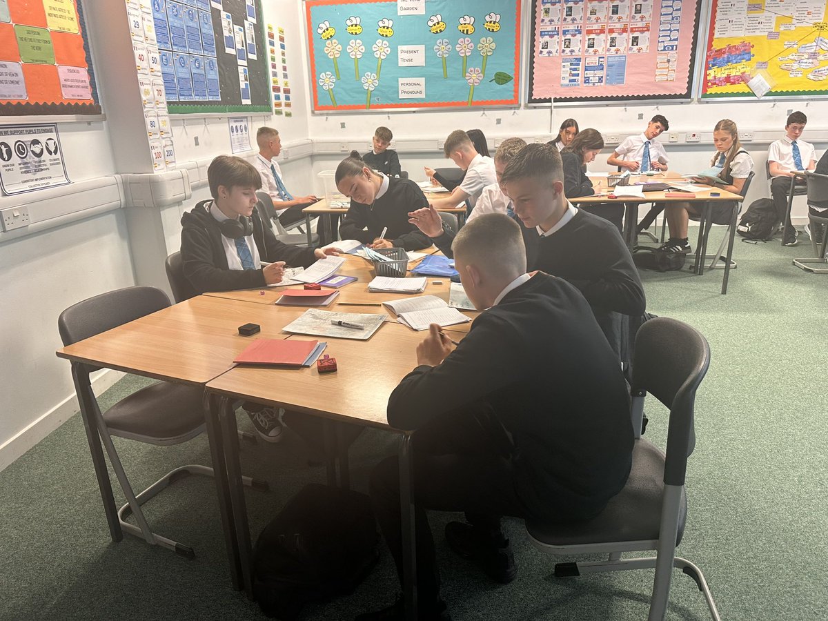 calderglenlangs's tweet photo. Great morning with S3 revising the employability topic. #retrievalpractice #mllw #french https://t.co/bmXRECdNFc