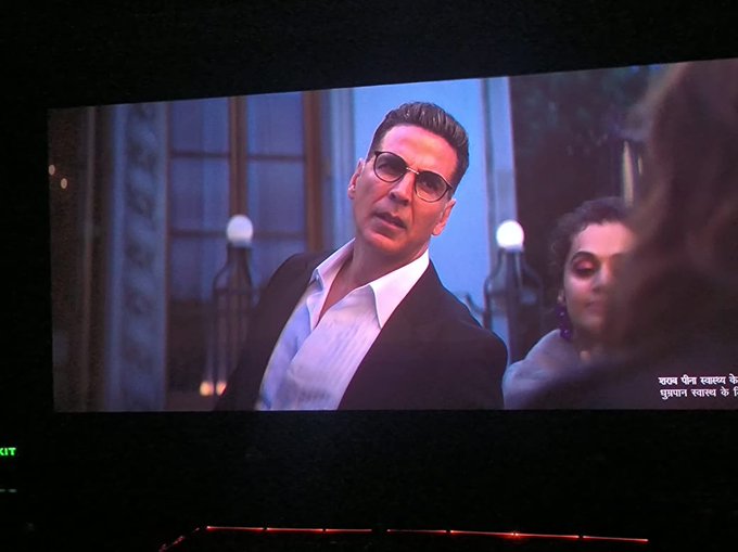 Just watched #Khelkhelmein and #AkshayKumar had me laughing non-stop! What a performance