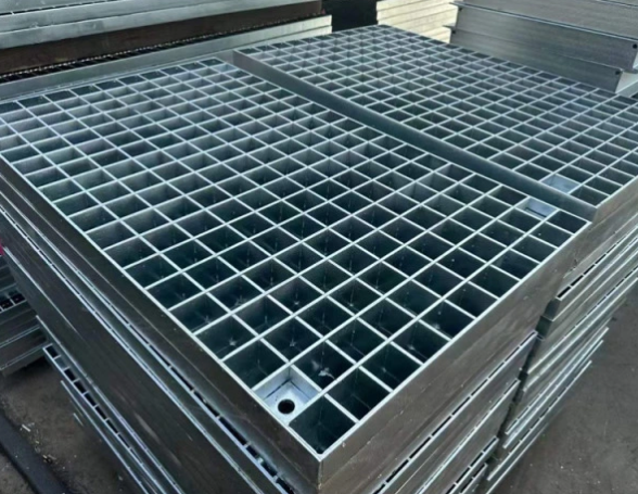 biaobowiremesh's tweet image. It is suitable for areas with heavy loads such as docks, coal mines, boiler loaders, etc. #BiaoboWireMesh  contact us:+86 13785260627 Email：admin@bometalgrating.com beststeelgrating.com