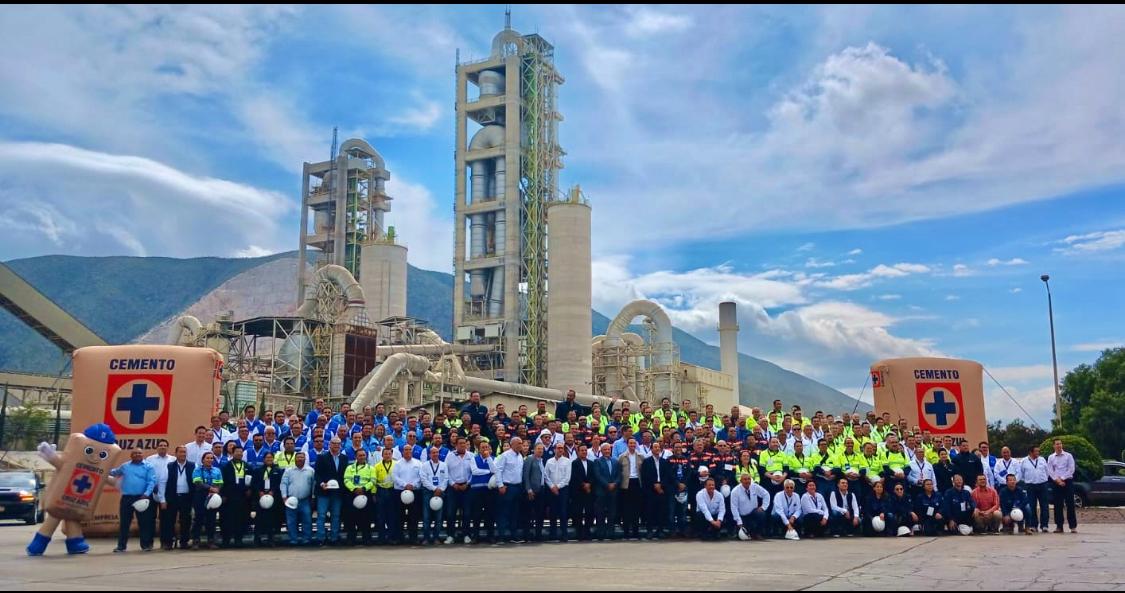 🇲🇽Celebran en #Puebla el XLI CONGRESO DE LA <a href="/Canacem_Mx/">Cámara Nacional del Cemento</a>

☑️Anfitrión #Cycna de Oriente y su director Víctor Velázquez. 

Asisten directores de <a href="/Holcim_Mx/">Holcim México Oficial</a>, @Cem_Moctezuma, <a href="/CEMEXMx/">Cemex México</a>, <a href="/CruzAzulSCL/">Cooperativa La Cruz Azul SCL</a>, <a href="/CONCAMIN/">CONCAMIN</a>, GCC, Cementos Fortaleza y <a href="/leobardosoto/">Leobardo Soto</a> Líder de <a href="/CTMPuebla/">CTM_FTPuebla</a>
#REDNOTICIAS🌐