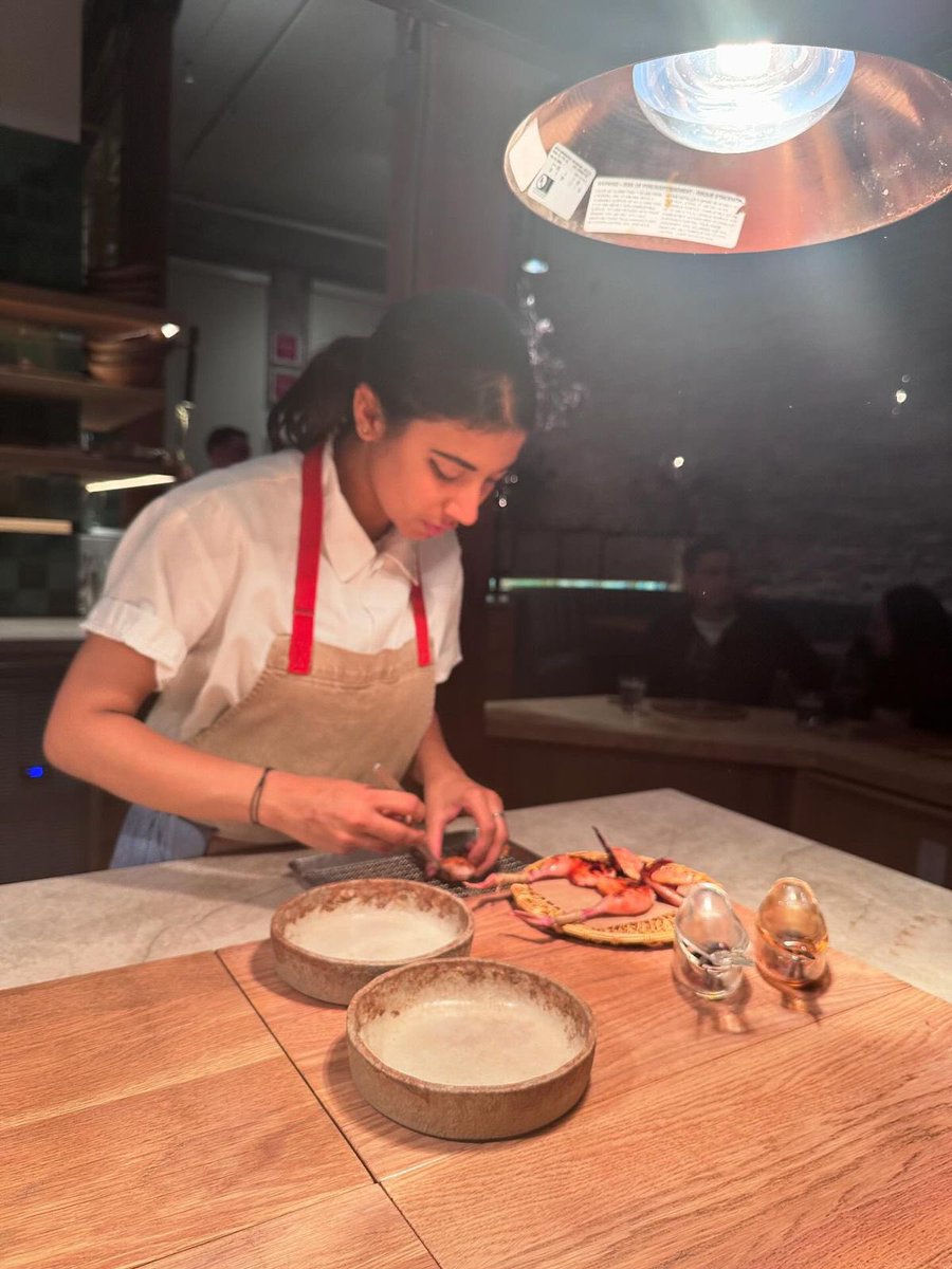 DixitNamha's tweet photo. My culinary journey after Chef de Partie at @BirdsongSF, a two MichelinStar restaurant! 🌟🌟 Honored to be part of such an incredible team, unforgettable experiences through food #ChefLife #MichelinStars #BirdsongSF #CulinaryJourney #SanFrancisco #ChefCommunity #WomenInCulinary https://t.co/BtHL9lkDJk