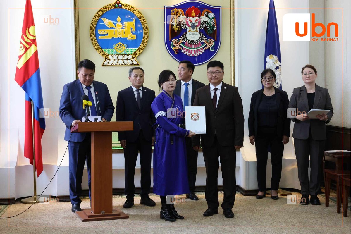 НИТХ-ын 2024 оны ээлжит сонгуульд 15 нам, нэг эвсэл оролцоно

ubn.mn/p/65434

<a href="/OyunerdeneMN/">Л.Оюун-Эрдэнэ</a> <a href="/dorjkhand_t/">Тогмидын ДОРЖХАНД</a> <a href="/gantumurLU/">Лу.Гантөмөр</a> @ZolzayaURBANIST