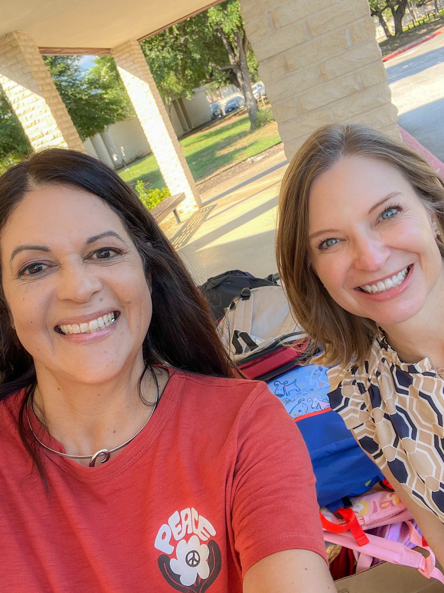 orozcoy's tweet photo. Thornton is grateful for the much needed backpacks! Thank you @NISD from our Texans! @NISDThornton @NISDCounseling https://t.co/8EntUNa5rT