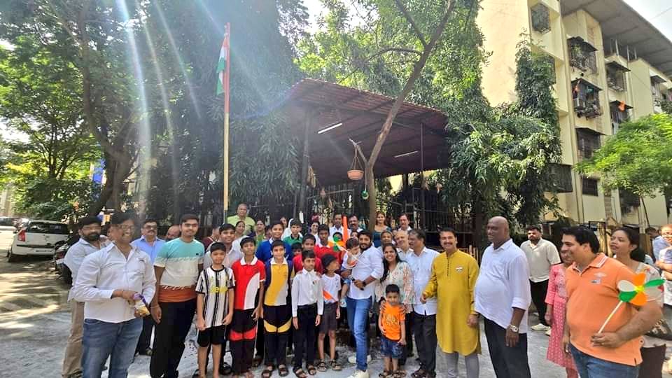 PramodSamant's tweet photo. 77 वे स्वतंत्रता दिवस के अवसर पर शहर एवं प्रभाग 21 के विविध क्षेत्रों में आयोजित ध्वजारोहण कार्यक्रम में सहभागी होकर सभी नागरिकों को शुभकामनाएं दी। (2/2)
#IndependenceDayIndia #IndependenceDay2024 #PramodSamant #MiraBhaindarCongress #MiraRoad #MiraBhayandar #MiraBhaindar https://t.co/Msaad1utuW