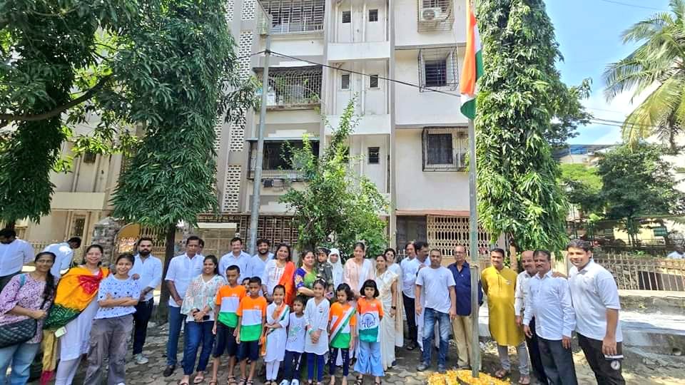 PramodSamant's tweet photo. 77 वे स्वतंत्रता दिवस के अवसर पर शहर एवं प्रभाग 21 के विविध क्षेत्रों में आयोजित ध्वजारोहण कार्यक्रम में सहभागी होकर सभी नागरिकों को शुभकामनाएं दी। (2/2)
#IndependenceDayIndia #IndependenceDay2024 #PramodSamant #MiraBhaindarCongress #MiraRoad #MiraBhayandar #MiraBhaindar https://t.co/Msaad1utuW