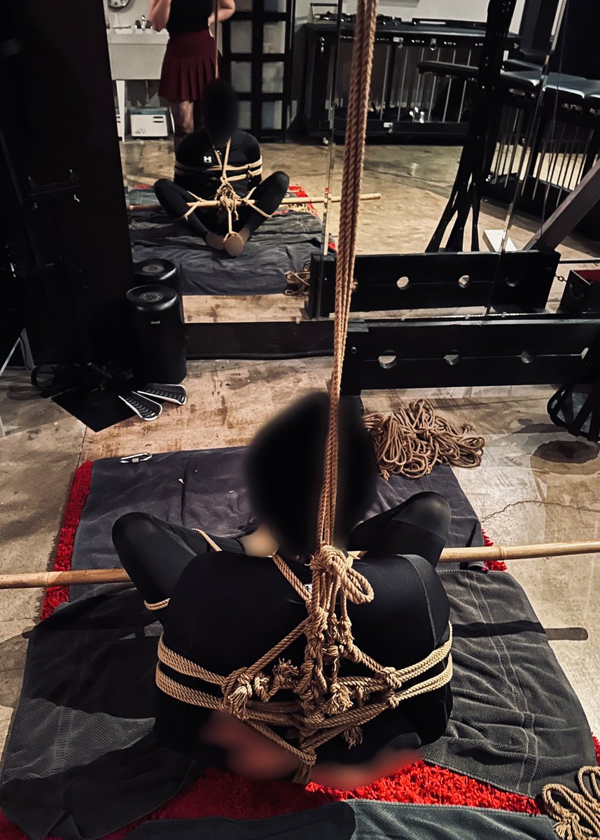 Mistress incorporated bamboo tonight to create this rather stressful position 🎋🪢

#TiedupThursdays

Tied by talented <a href="/DominatrixAkira/">Mistress Akira</a>

Thank You Mistress✨