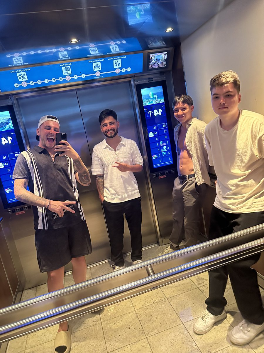 Lorenzo🇧🇷 tweet media