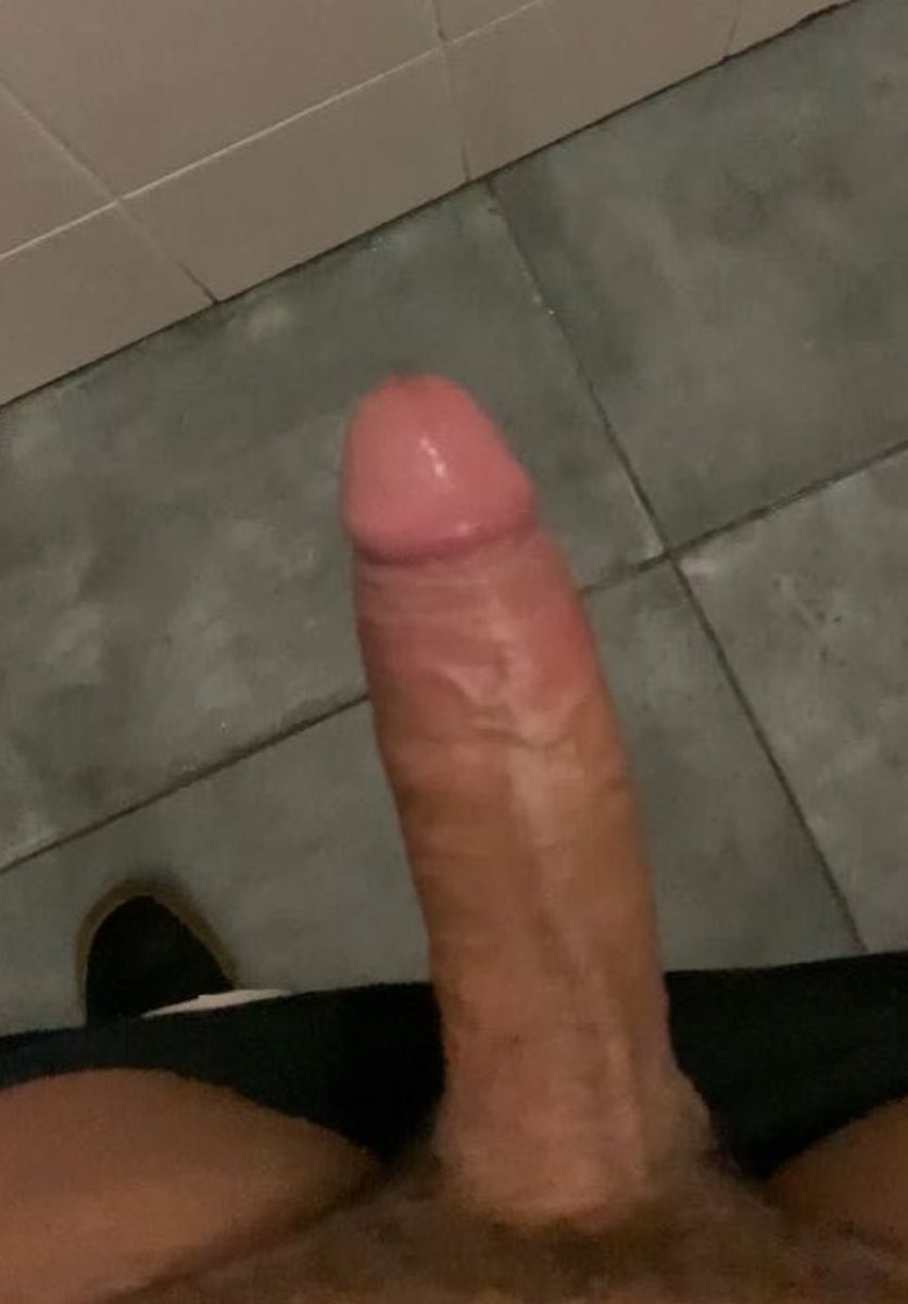 Jamesphatc0ck's tweet photo. Retweet and dm me if you want a video of me spunking https://t.co/85N9gWyg9o