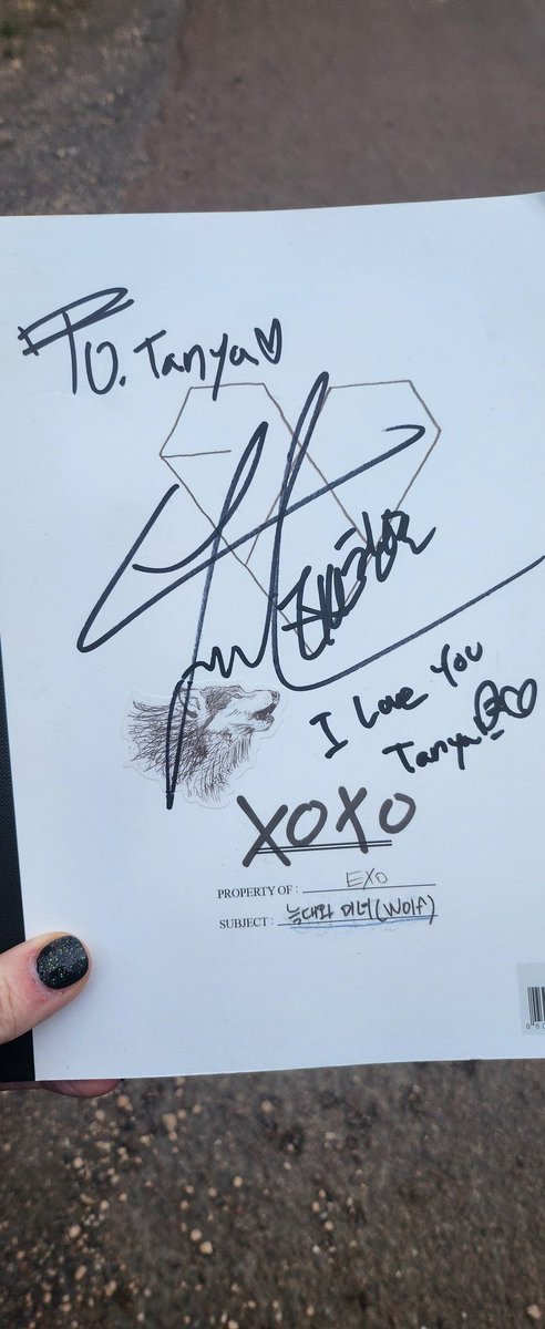 tanbobbers's tweet photo. So I got to meet #CHANYEOL whole he was filming in my town for his new show. Honestly like wtf I was a mess. And yes I am a mess because who would have expected him in a small remote town.

#EXO #CHANYEOL #exol https://t.co/pKPGNRt1lI