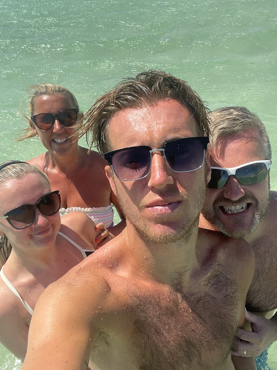 KateLine6's tweet image. Family time at Orange Bay Island today 🏖️☀️🥰🇪🇬