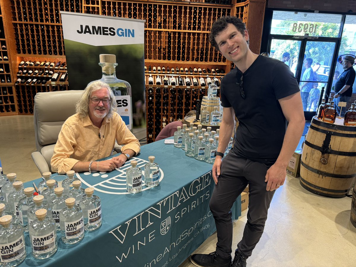 AdamBloodgood's tweet photo. I just met @MrJamesMay. They say you shouldn’t meet your heroes, but that’s definitely not the case with this gentleman. He took time to speak to hundreds of fans individually, even getting down on his knee to sign the cast on the leg of a fan standing near me. https://t.co/wXJeLebXQU