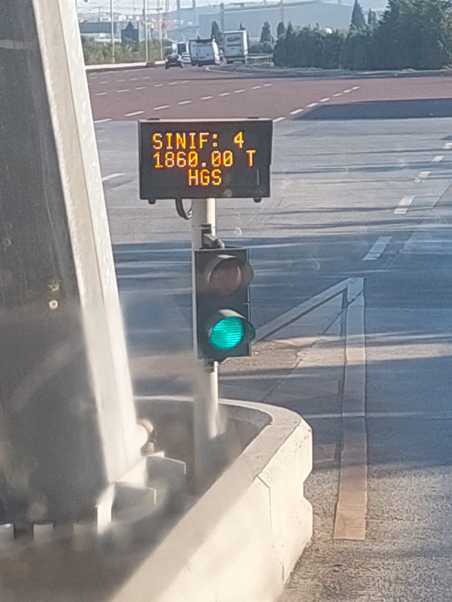 Yine zamla uyandik bahceleriniz bahar görmesin #aydemirakbaş #zam