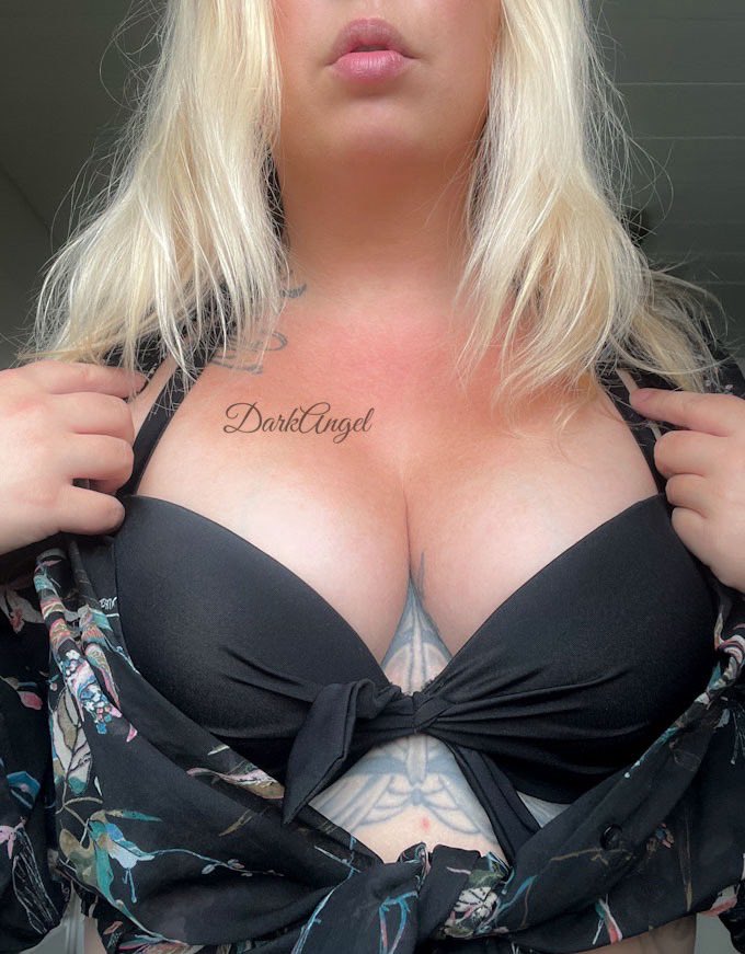 DarkAngelSweden's tweet photo. Work hard…. Play hard…. Fuck hard…. 😈 https://t.co/jnEL3OYxWM