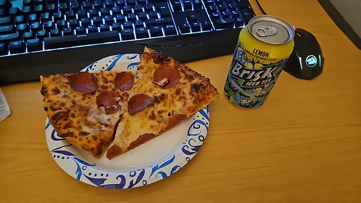 Junebugmints's tweet image. Late night snacc :3