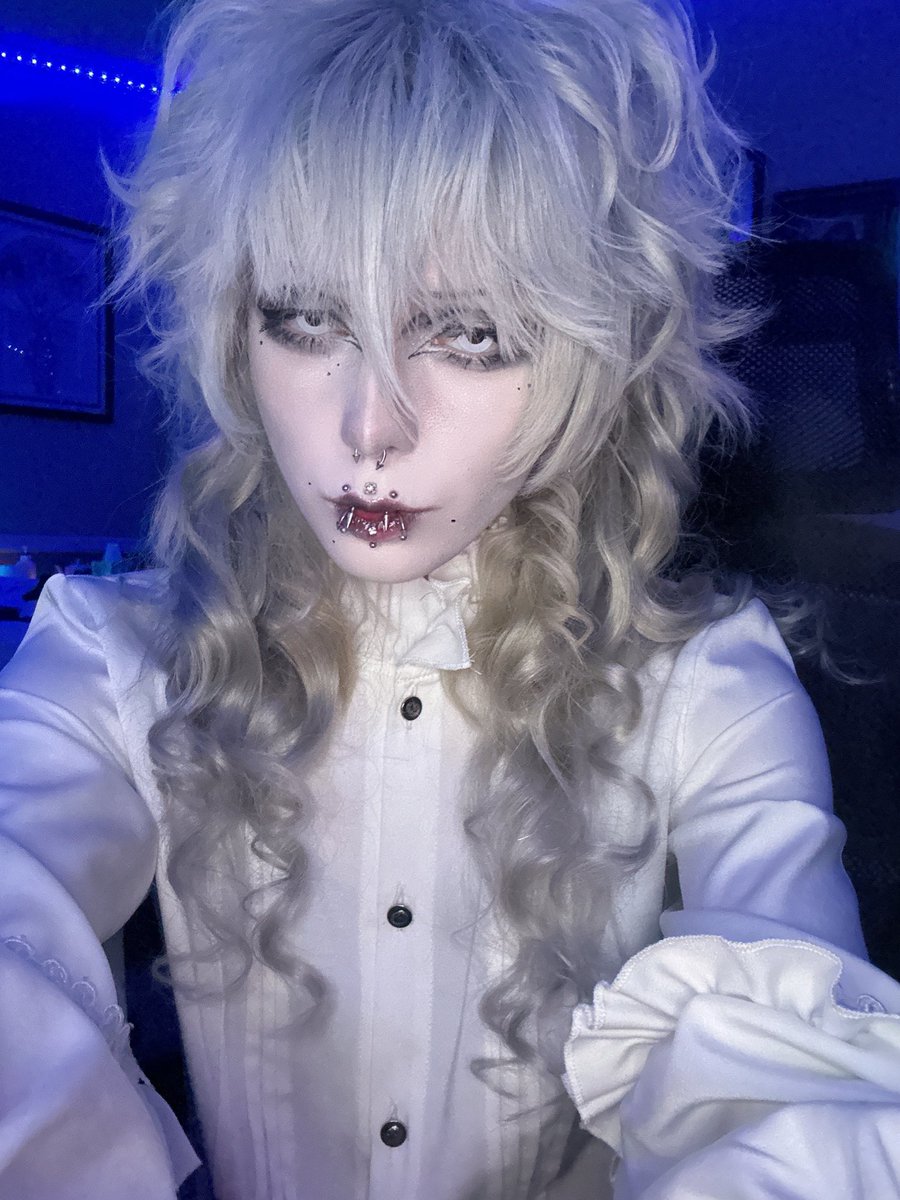 oujisamas's tweet image. Cunty spectral figure coming to greet you in the middle of the night like: