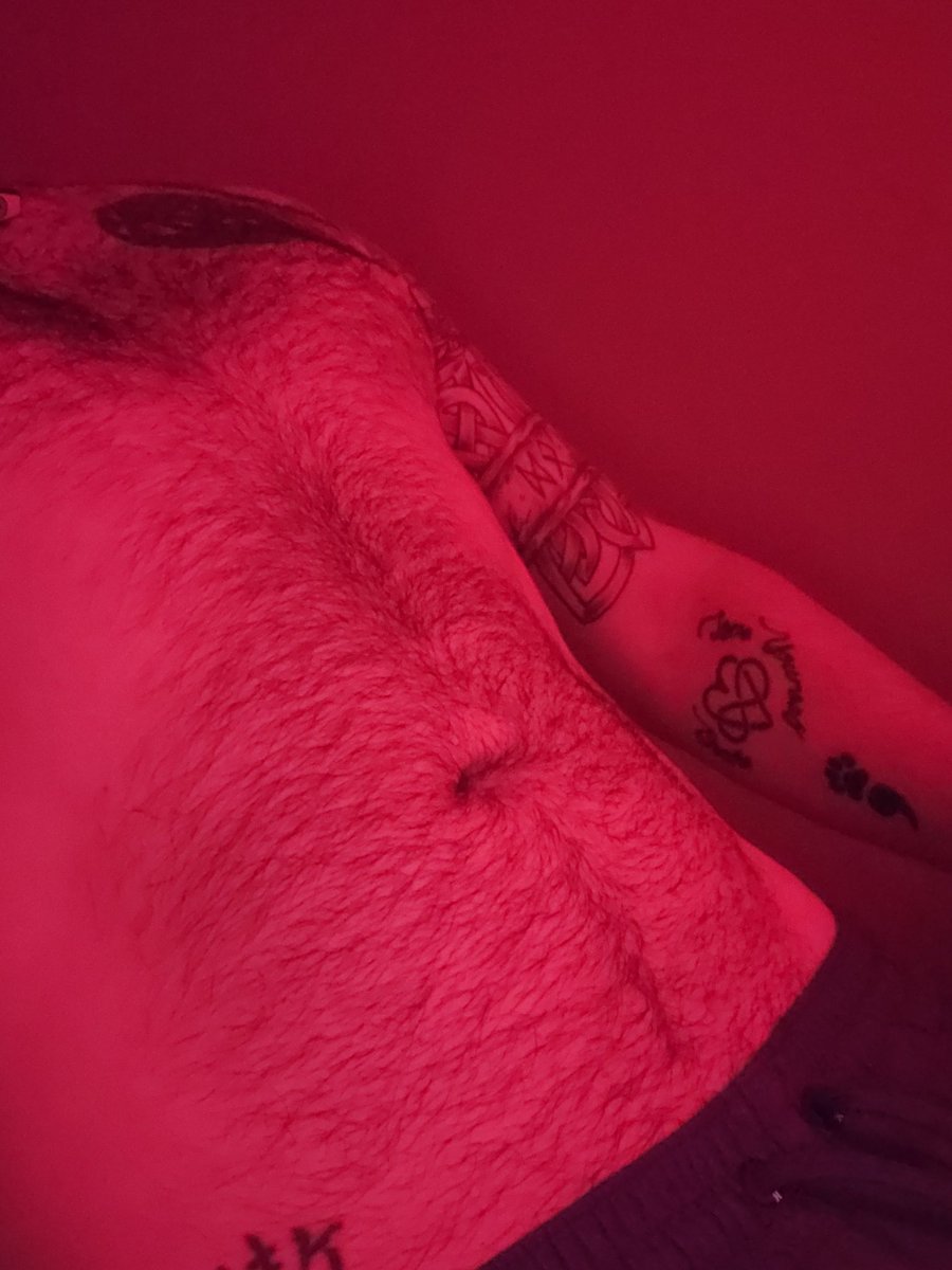 Enjoying the view from down there, boy?

#muscle #daddy #dom #hairy #tattoos #alpha #sir